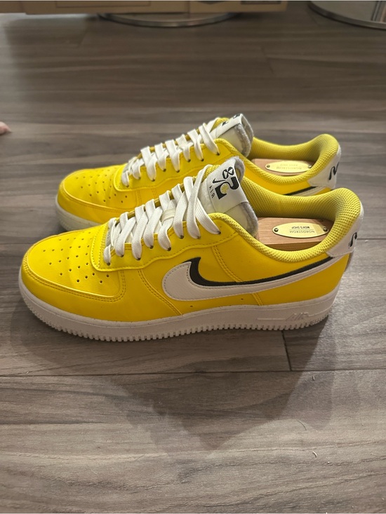 Nike Other - Nike Yellow & White Low-Top Sneakers with Black Accents